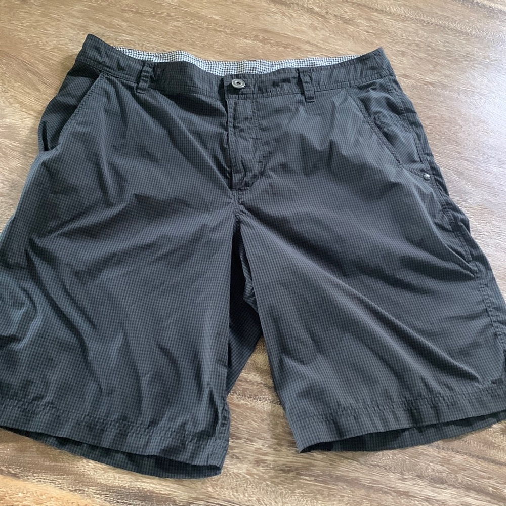 Lululemon men’s shorts- 38